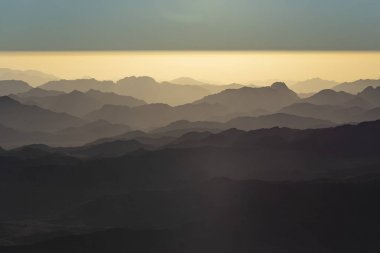 Mısır. Mount Sinai gündoğumu sabah. (Mount Horeb, Gabal Musa, Moses Mount). Hac yeri ve ünlü turistik hedef.