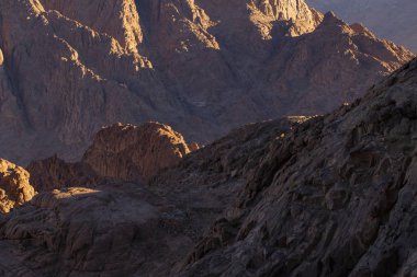 Mısır. Mount Sinai gündoğumu sabah. (Mount Horeb, Gabal Musa, Moses Mount). Hac yeri ve ünlü turistik hedef.
