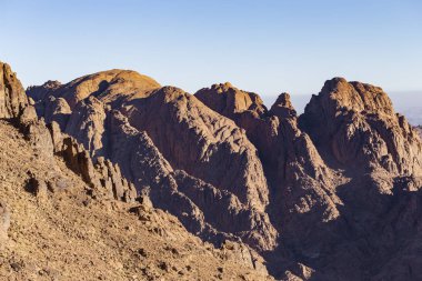 Mısır. Mount Sinai gündoğumu sabah. (Mount Horeb, Gabal Musa, Moses Mount). Hac yeri ve ünlü turistik hedef.