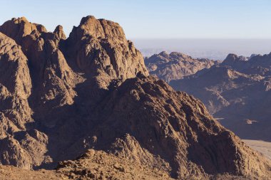 Mısır. Mount Sinai gündoğumu sabah. (Mount Horeb, Gabal Musa, Moses Mount). Hac yeri ve ünlü turistik hedef.