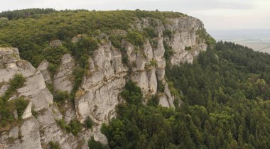 Avrupa'nın turistik yerler. Manzara Bulgaristan. Koca Balkan Dağları. Madara binici veya Madara süvari. Ulusal tarihi ve arkeolojik rezerv 