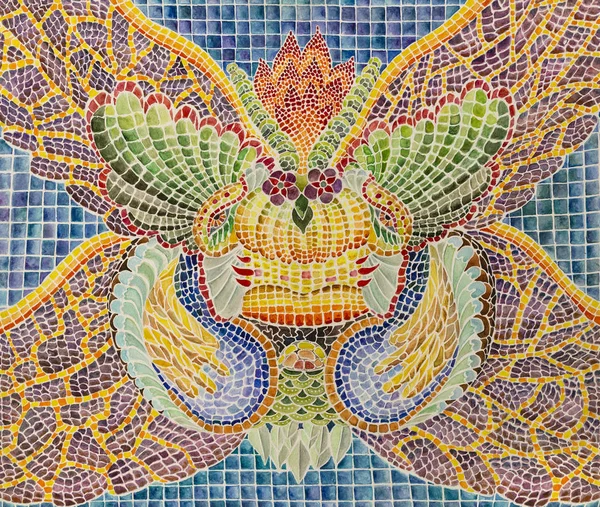 Simetrik soyutlama kompozisyonu. Suluboya çizimi. Fantastik bir görüntünün maskesi. Uzaylı bir yaratığın portresi.