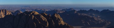 Mısır. Mount Sinai gündoğumu sabah. (Mount Horeb, Gabal Musa, Moses Mount). Hac yeri ve ünlü turistik hedef.