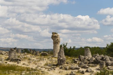 Taş çöl olarak da bilinen, dikilmiş taşlar. Varna eyaletinin ev formları. Bulgaristan 'ın kaya oluşumları. Taş orman.