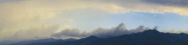 Thunderhead Cobre Balcãs Aguaceiro Aproxima Das Terras Agrícolas Aldeias Campos — Fotografia de Stock