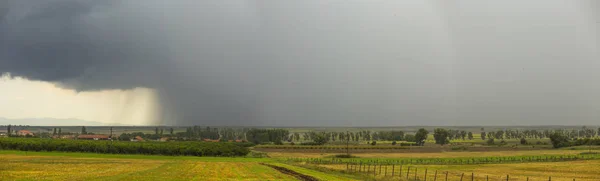 Thunderhead Cobre Balcãs Aguaceiro Aproxima Das Terras Agrícolas Aldeias Búlgaras — Fotografia de Stock