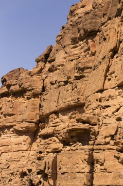 Renkli Kanyon, Sina yarımadasında bir kaya oluşumudur. Nuweiba, Mısır manzarası.