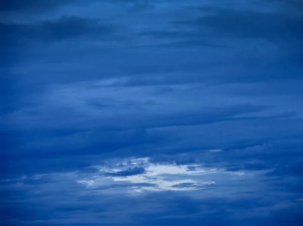 Blauer Himmel Und Wolken — Stockfoto