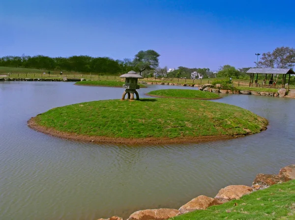 Konstgjord Vatten Damm Japnese Trädgård Pune City Maharashtra Indien — Stockfoto