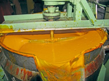 Mango-işleme fabrikası, Mango oluşturur, içecekler, hazırlamak nerede meyve suları, reçel, hamuru, Ratnagiri, Hindistan