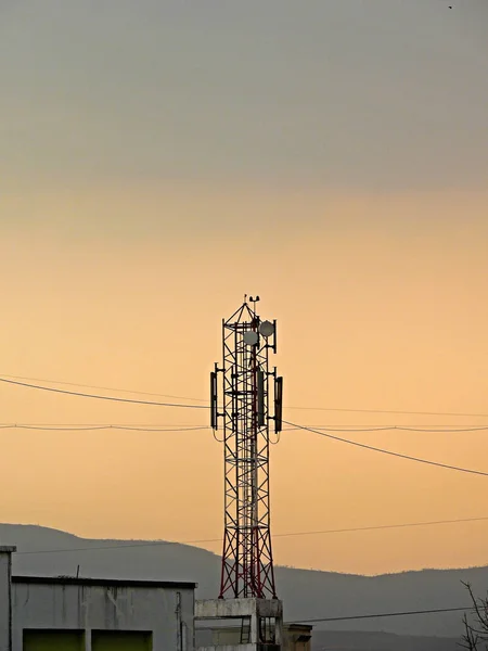 Πύργος Λήψης Σημάτων Της Κινητής Εταιρείας — Φωτογραφία Αρχείου