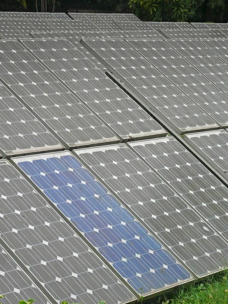 Ηλιακοί Συλλέκτες Εναλλακτική Ενέργεια — Φωτογραφία Αρχείου