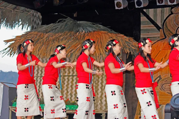 Tribus Nyishi Chicas Bailando Namdapha Eco Cultural Festival Miao Arunachal — Foto de Stock