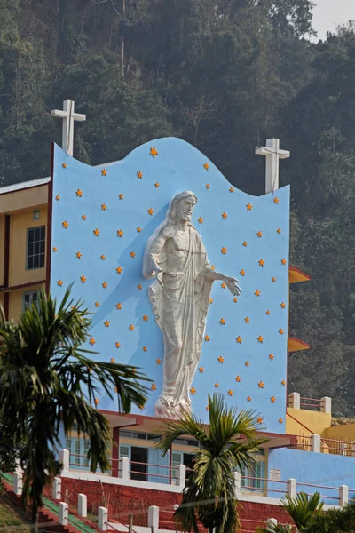 Asia\'s biggest (36-feet) Statue of Jesus Christ