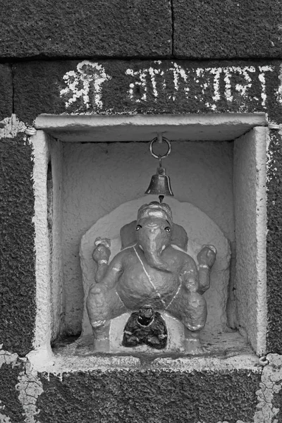 Бог гаджанана в Сомбанешвар храм — стокове фото