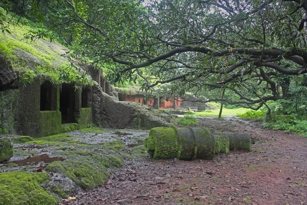 Panhalekaji mağaraları, ünlü rock-Cut mağaraları 1000 yaşında