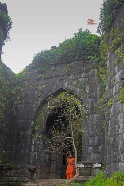 Kalyan Gate the old main entrance to the Sinhagad fort — Stock Photo, Image