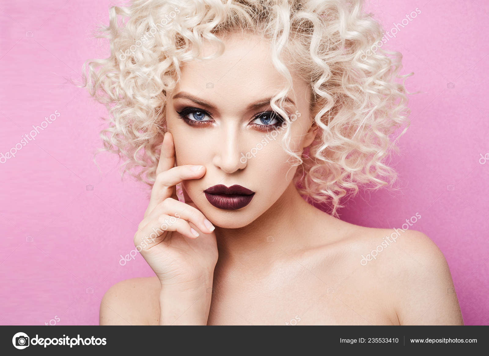 Portrait Of Beautiful Fasionable And Stylish Model Girl With