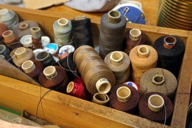 Dikiş iplikleri, iplikler, yakın plan.