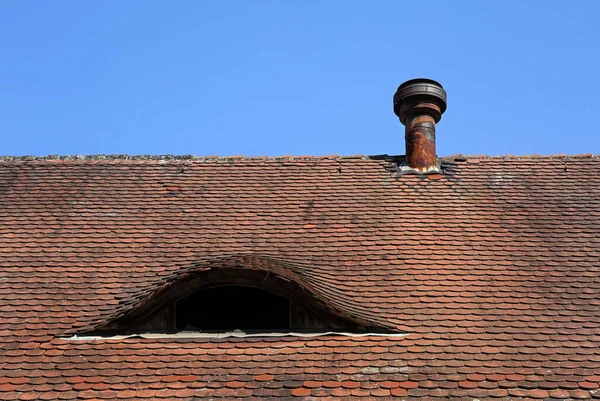 Altes Dach Mit Schornstein — Stockfoto