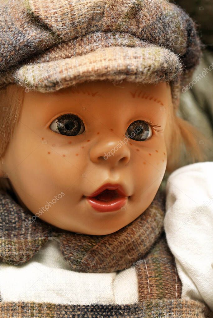 baby doll face, closeup