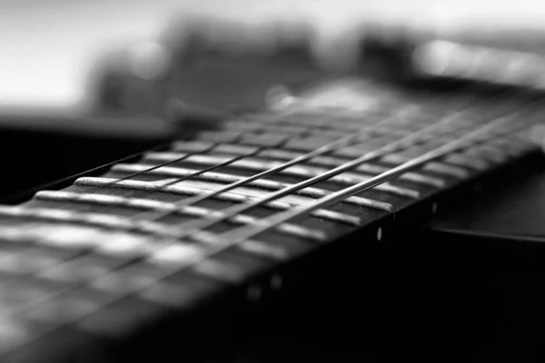 Kytara Detailní Záběr Černobílá Fotografie — Stock fotografie