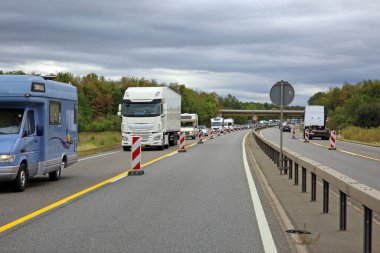 Otobanda trafik yavaş