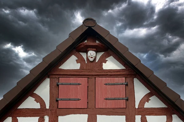 Fachada Casa Meia Madeira Telhado Gable — Fotografia de Stock