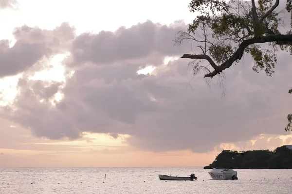 Coucher Soleil Sur Une Plage — Photo