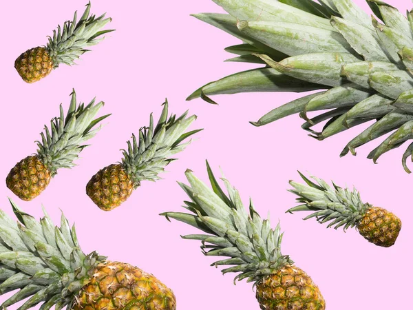 Gequatsche Helle Ananas Auf Weißem Hintergrund Minimalistischer Stil Draufsicht Isoliert — Stockfoto