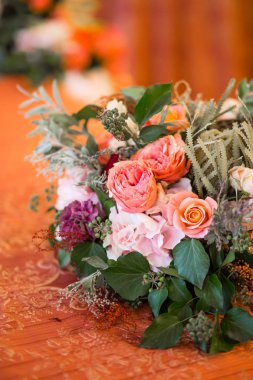 ışık çiçek bezle windows ile salon dekorasyon