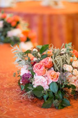 ışık çiçek bezle windows ile salon dekorasyon