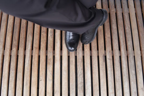 Мужчина Стильных Черных Туфлях Отполированных Блеска — стоковое фото
