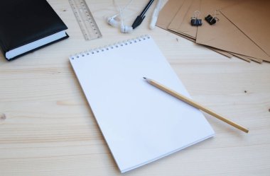 office çalışma ve yaratıcılık konular ve ücretsiz bir yazıt ile çalışmak için ayarla