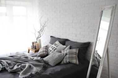 gri renkli yatak odası konfor iç