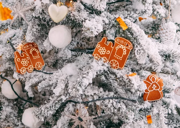 Decorações Árvore Natal Com Neve Biscoitos Natal Com Gelo Forma — Fotografia de Stock