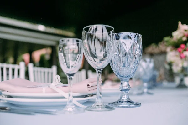 Glitter Wine Glasses Champagne Celebration Reflection Decor — Stock Photo, Image