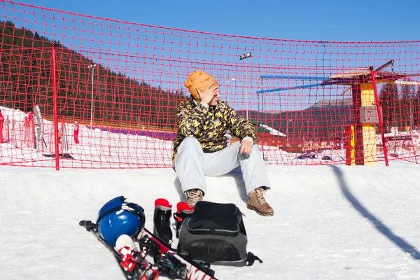 Woman fun activity ski resort winter outfit — Stock Photo, Image