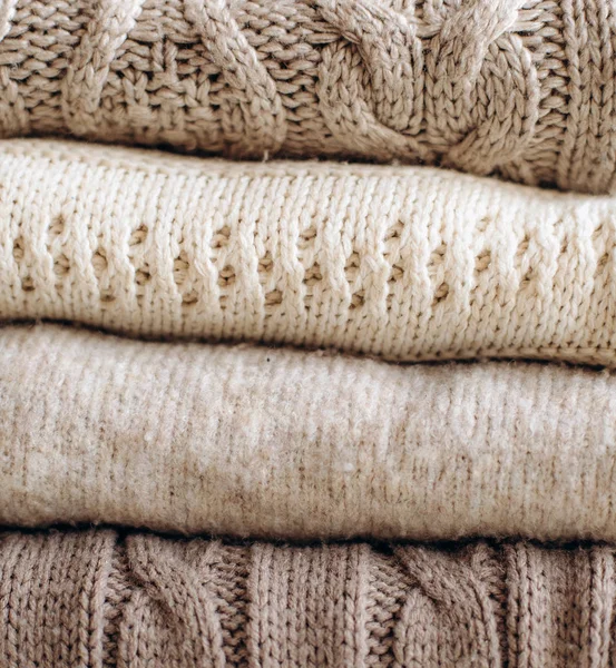 Têxteis Várias Planícies Tricotadas Com Padrões Estão Uma Pilha — Fotografia de Stock