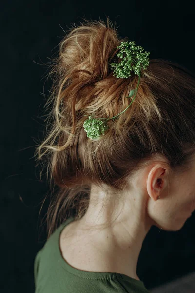 hairstyle brunette girl flowers plants green white