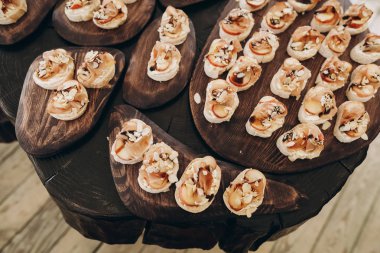 parti kurumsal gıda büfemez balık kanepeler