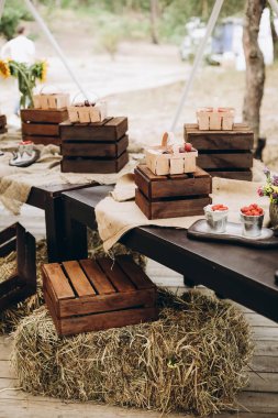 meyve gıda büfesi rustik tarzı eko sepetler dekore