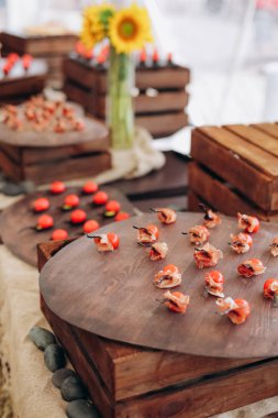 parti kurumsal gıda büfemez balık kanepeler