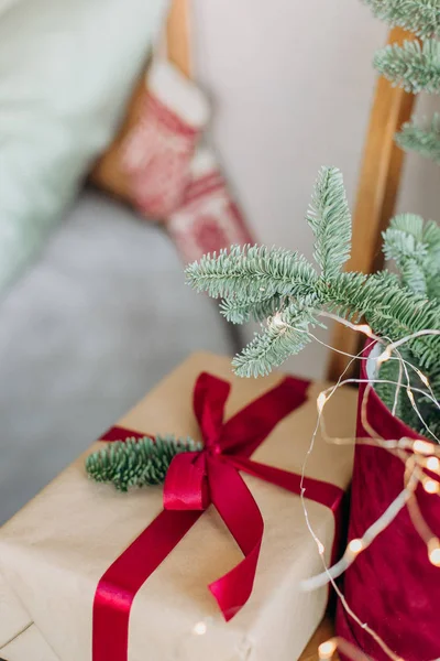 Rustic room decoration Christmas parties gift boxes — Stock Photo, Image