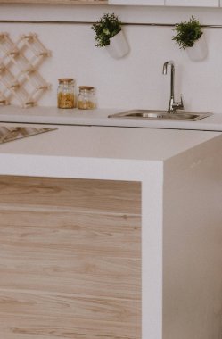 iç mutfak tasarım masa çatal bej sesi