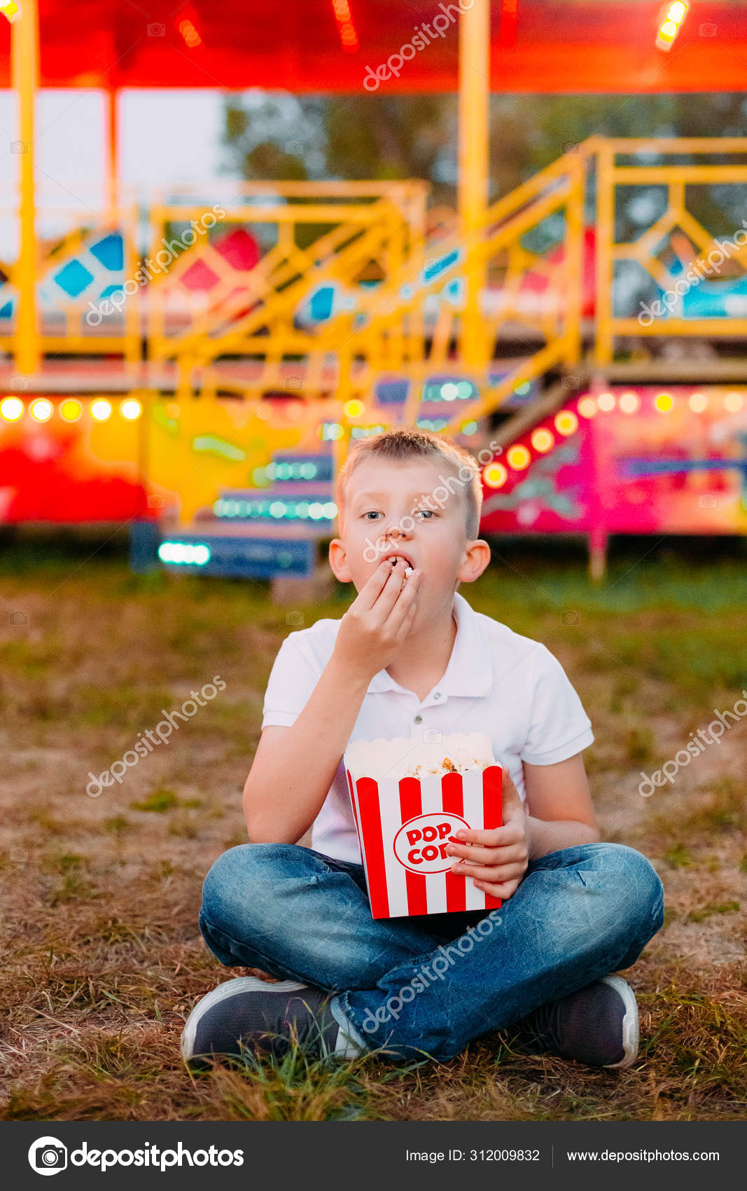 Детский Фестиваль Попкорна Ярмарка Красочное Размытие Фона.