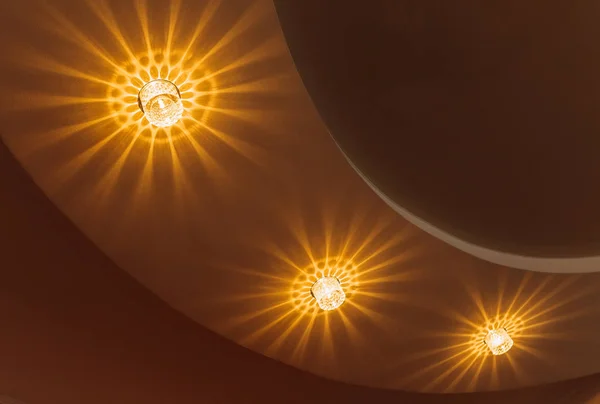 Shining light bulbs ceiling design of drywall — Stock Photo, Image