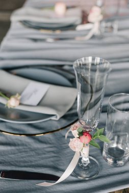 empty glass table decorated flowers dishes table