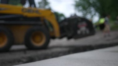 Bir inşaat projesi yakınındaki ufuk ön yükleyici