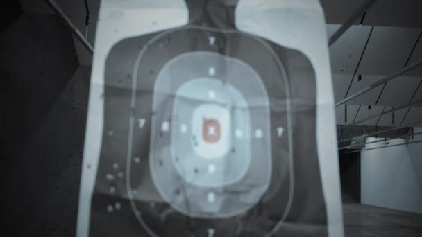 銃の範囲でシルエット ターゲット スライド カメラ 暗い映画版から — ストック動画